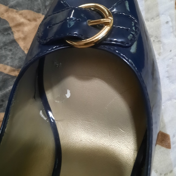 Shoes - Picture 4 of 7